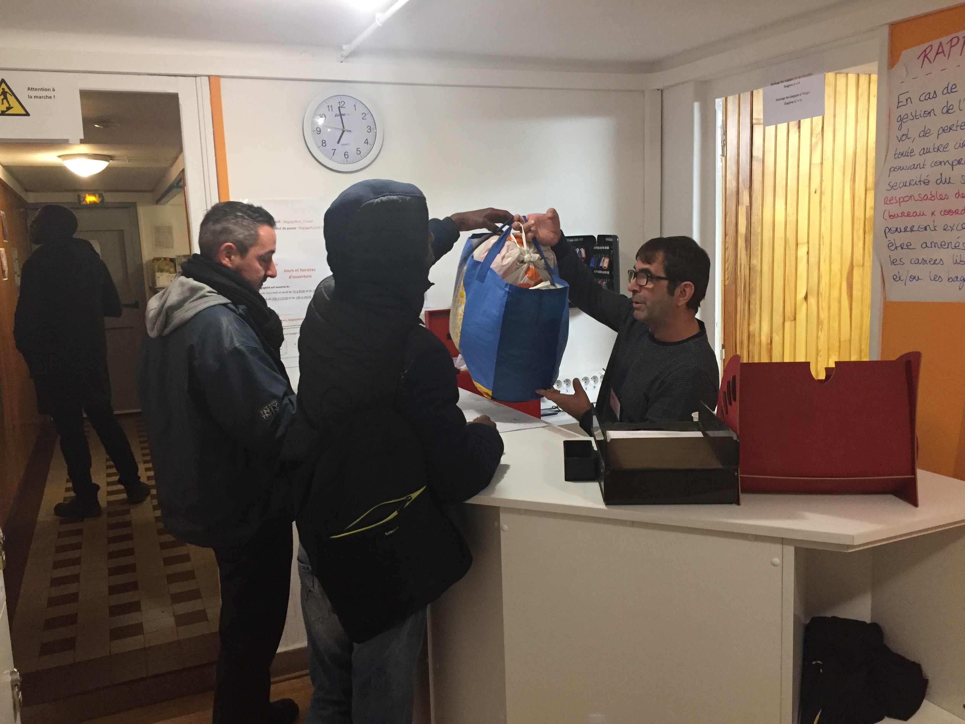 L’association Bagage’Rue recherche des bénévoles bagagistes pour tenir les permanences d&rsquo;accueil du public le matin à Lyon (69)